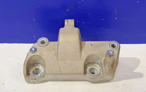 Polestar 2 Engine mounting bracket 31686307