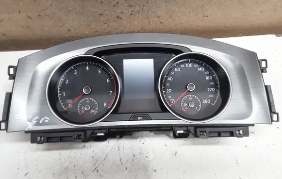 Volkswagen Golf VII Speedometer (instrument cluster) 5G0920861