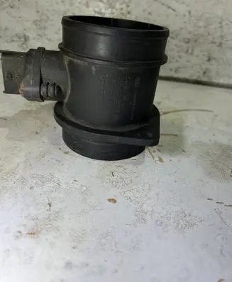 Volvo V70 Mass air flow meter 8670115