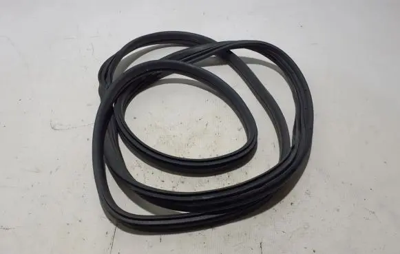 Nissan NV200 Rubber seal sliding door (on door) 82830JX31A