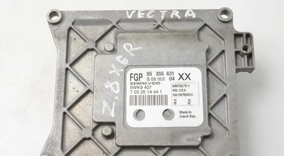Opel Vectra C Engine control unit/module 55355631