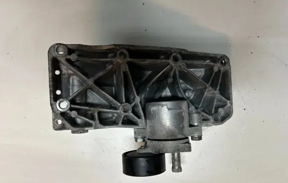 BMW 4 F36 Gran coupe Generator/alternator bracket 7619250