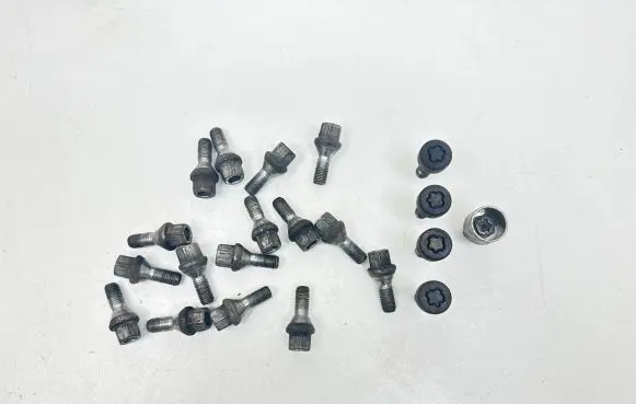 Nuts/bolts