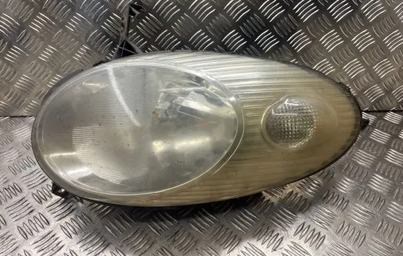 Nissan Micra Headlight/headlamp 20A307B