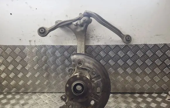 Audi A8 S8 D3 4E Front wheel hub