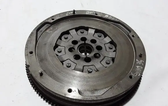 Renault Megane III Dual mass flywheel 8200743592