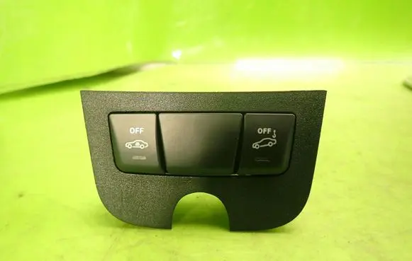 Infiniti Q30 A set of switches A1728208710
