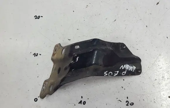 Volkswagen Eos Fender mounting bracket