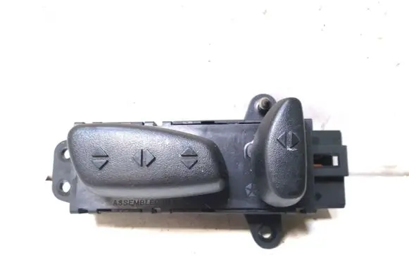 Chrysler Town u0026 Country IV Seat control switch 1825E