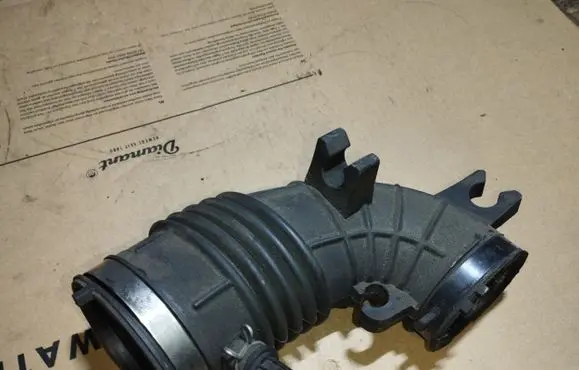 Honda FR-V Air intake hose/pipe