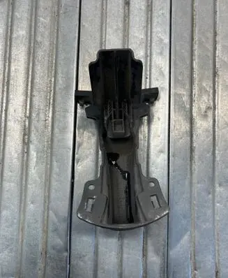 BMW 4 F36 Gran coupe Front bumper mounting bracket 7301713