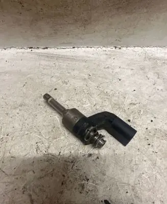 Audi A3 S3 8L Fuel injector 03C906