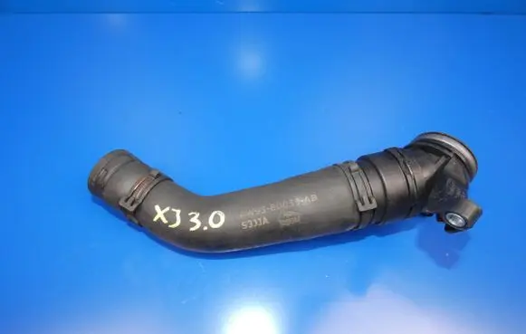 Jaguar XJ X351 Engine coolant pipe/hose AW938D033AB S3T1A