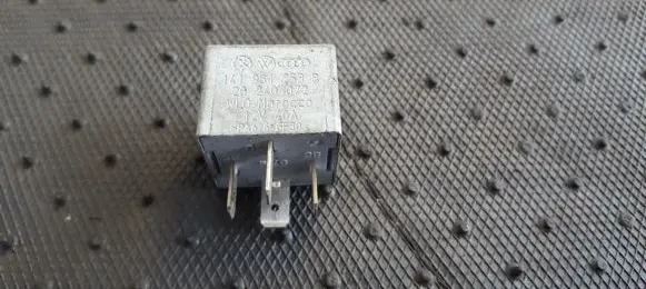 Volkswagen PASSAT B6 Other relay 141951253B 20240072
