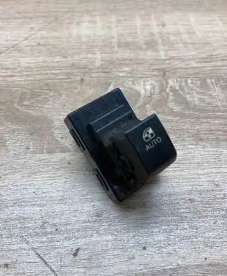 KIA Ceed Electric window control switch 935751H100 3695111000