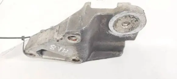 Peugeot 607 Engine mounting bracket 9631568980