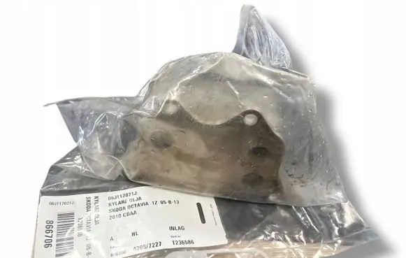 Seat Leon (1P) Engine oil radiator 06J117021J
