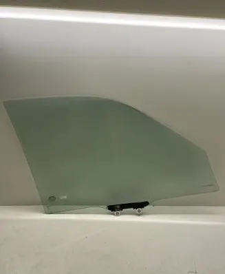 Honda CR-V Front door window glass four-door
