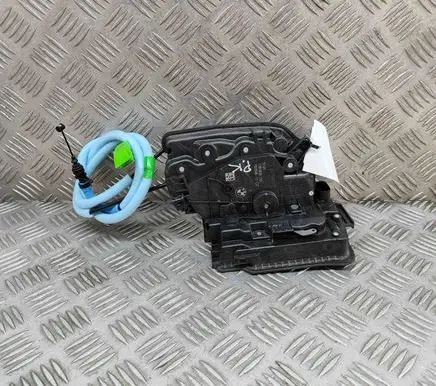 BMW X1 F48 F49 Coupe door lock (next to the handle) 7281935