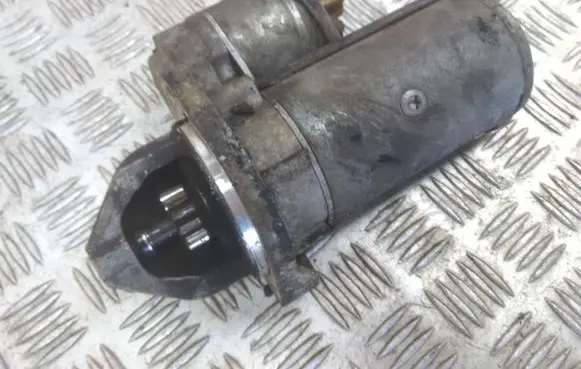 Mercedes-Benz Vito Viano W639 Starter motor 0051511301