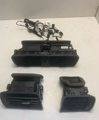 Volkswagen PASSAT CC Dash center air vent grill 3AB819728A 3AB819702A 3AB819701A