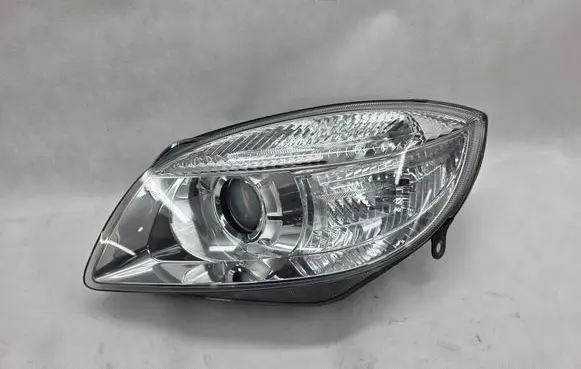 Skoda Fabia Mk2 (5J) Headlight/headlamp 5J1941015D