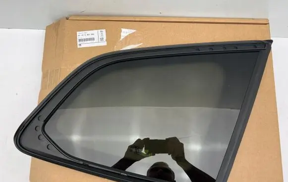 BMW X1 U11 Rear side window 9451582
