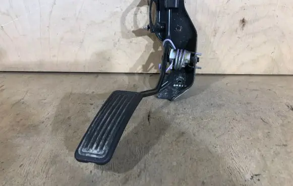 Toyota Corolla Verso AR10 Accelerator throttle pedal 8928152021 1983003041