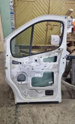 Renault Trafic II (X83) Front door
