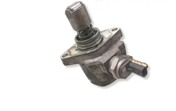 Audi A3 S3 8V Fuel injection high pressure pump 04E127026H