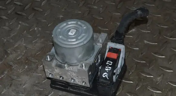 Jaguar E-Pace ABS Pump J9C314F447AD