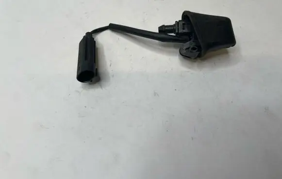 BMW 3 E90 E91 Windshield washer spray nozzle 8365385