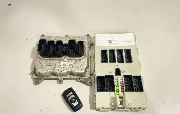 BMW 4 F32 F33 Engine ECU kit and lock set 8664660 8639594