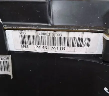 Opel Zafira A Speedometer (instrument cluster) 24461764JR 96251063