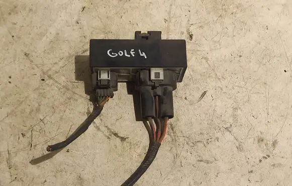 Volkswagen Golf IV Coolant fan relay 1J0919506H