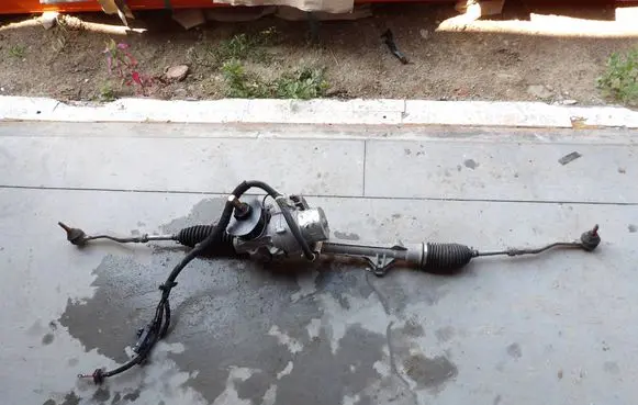 Peugeot 208 Steering rack 6700002813