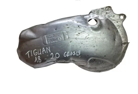 Volkswagen Tiguan Heat shield in engine bay 04L131783AC