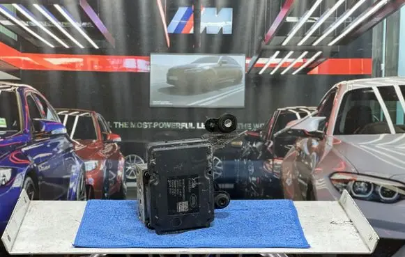 Land Rover Range Rover Evoque L538 ABS Pump BJ32-2C405-AG