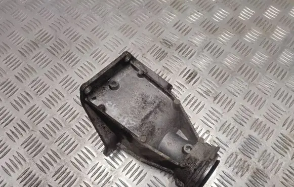 BMW 5 G30 G31 G38 Driveshaft support bearing bracket 8639383