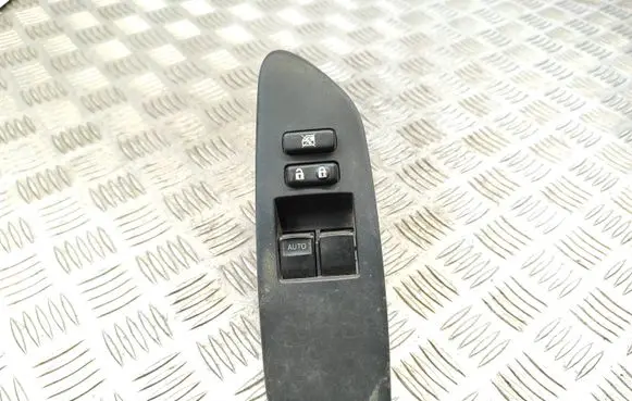 Toyota Auris 150 Electric window control switch 7423202540