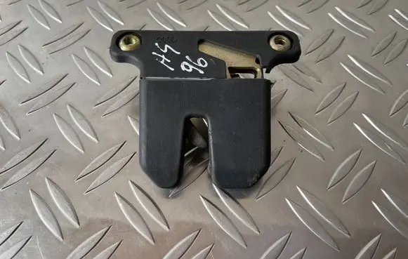 Audi A4 S4 B5 8D Tailgate/trunk/boot lock/catch/latch 8D5827505