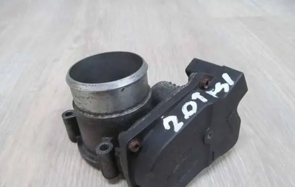 Volkswagen PASSAT B6 Throttle valve 06F133062E 36067