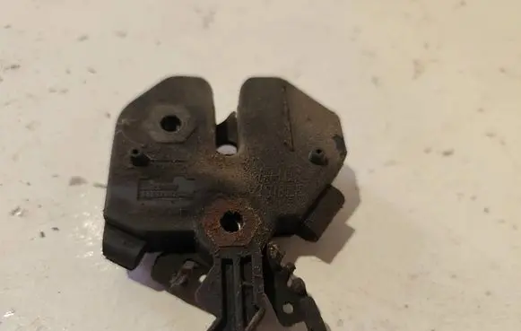 Volvo XC90 Engine bonnet/hood lock/catch 9483765 9483764