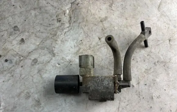 Toyota Land Cruiser (J120) Vacuum valve 
