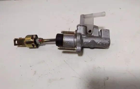 Toyota Corolla Verso E121 Clutch slave cylinder 