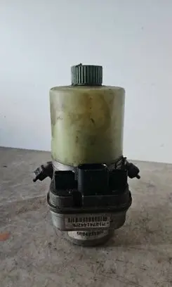 Volkswagen Polo IV 9N3 Power steering pump 6R0423156C