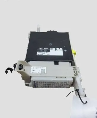 Toyota Yaris Central body control module 892210D120 8273052L70C MB2380008622
