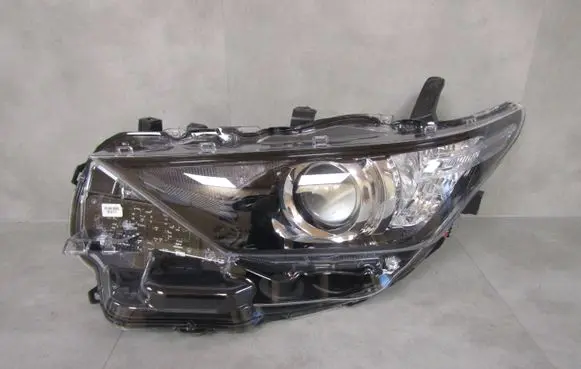 Toyota Auris E180 Headlight/headlamp 8115002K30 90070908