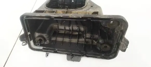 Chrysler 200 Air filter box