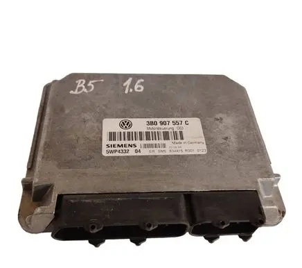 Audi A4 S4 B5 8D Engine control unit/module 3B0907557C 5WP4332